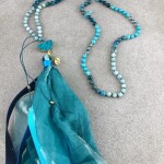 Türkizkék 8 árnyalata 108 szemes mala, mantra füzér, nyaklánc nagy ponge selyem és organza bojttal
