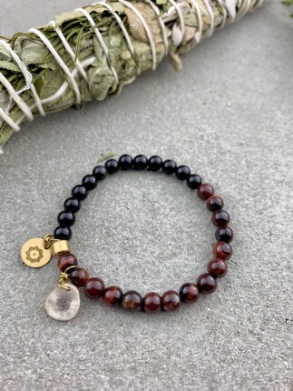 Sólyomszem agancsos karmala, karkötő